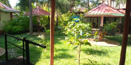 En trädgård utanför Beach View Hotel - Kisumu