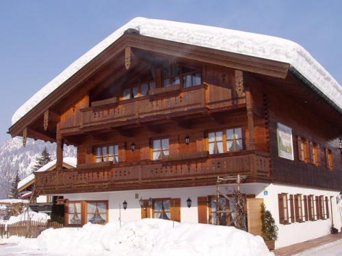 Gästehaus Schwarzlofer om vinteren