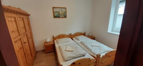 Natalia Vendeghaz 8243 Balatonakali, 3 Vasút tér kép - 3