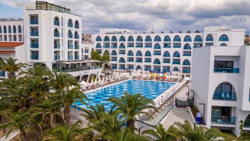 Kolam renang di atau dekat dengan INFINITY BY YELKEN AQUAPARK&RESORTS KUŞADASI