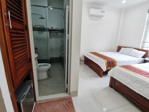 Ένα μπάνιο στο An Ngân Phú Hotel