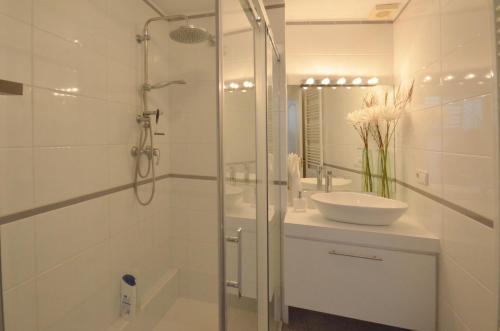 Ένα μπάνιο στο VILLA SANT RAMON - REF 043