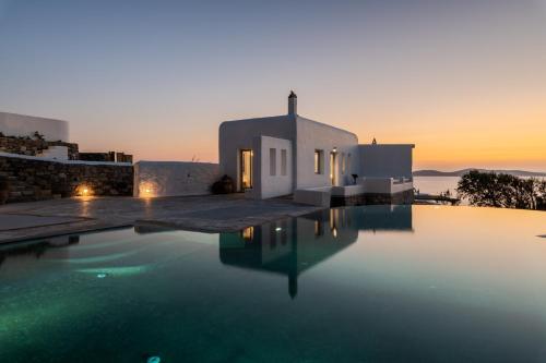 Villa Mykonis Prana by Lavillaebella
