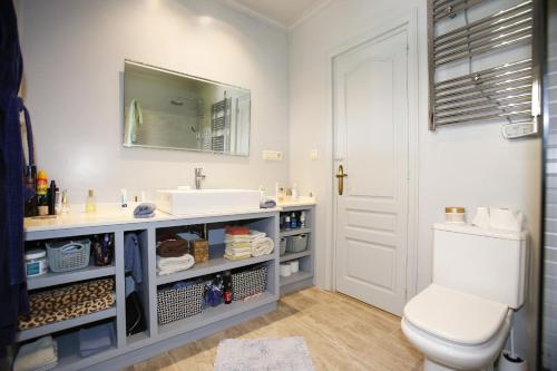 A bathroom at 026 Villa Leonor - Deniasol