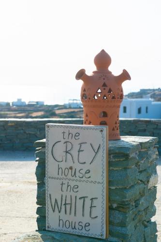 Gambar di galeri bagi Grey House di Exámbela