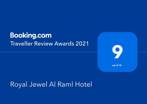 uma imagem dos prémios replay replay com o replaylevante de um hotel ranu em Royal Jewel Al Raml Hotel em Alexandria