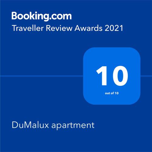 Certificado, premio, señal o documento que está expuesto en DuMalux apartment
