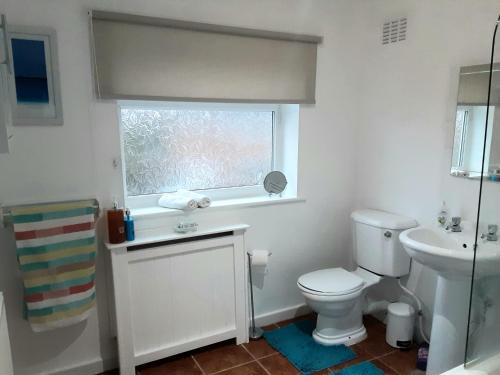 Vonios kambarys apgyvendinimo įstaigoje Village 3-Bed House Netflix in Chester