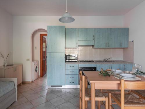 O bucătărie sau chicinetă la Apartment Le Dimore di Budoni-2 by Interhome