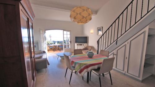 Appartement 3 chambres face à la plage avec superbe vue mer et piscine dans la résidence El Cantarello - Sainte Maxime