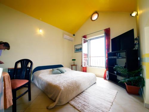 Top of the Tops Center Apartment, best sea view in town