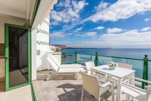 SEA BREEZE Ocean View Apartment