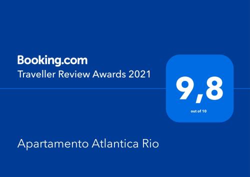 Um certificado, prémio, placa ou documento mostrado em Apartamento Atlantica Rio