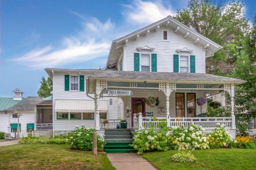 Carriage House Bed & Breakfast – Photos 2