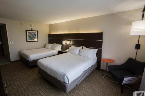 Posteľ alebo postele v izbe v ubytovaní Holiday Inn Express Wilmington, an IHG Hotel