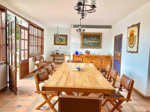 Khu vực ghế ngồi tại Casa del Carmen - Villa de Leyva