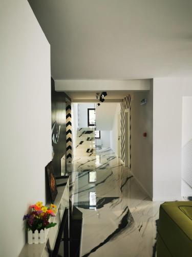 Μια τηλεόραση ή/και κέντρο ψυχαγωγίας στο Niro Residence