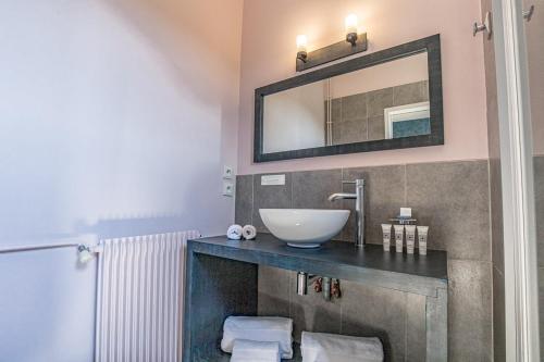 Ένα μπάνιο στο Le Relais Des Chartreuses