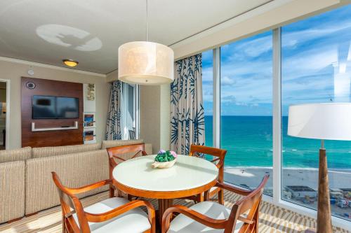 Sunny Isles Beach Resort Suite - Balcony & Pool condo