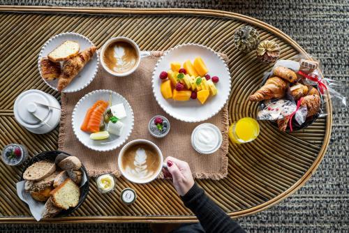 Jídlo v hotelu nebo okolí