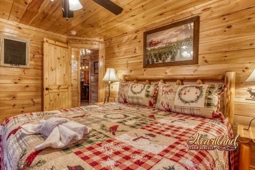 Postel nebo postele na pokoji v ubytování Christmas Bear