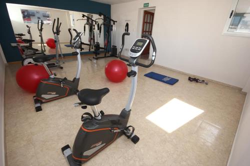 Gimnasio o instalaciones de fitness de Gran Lourdes Hotel by CPH