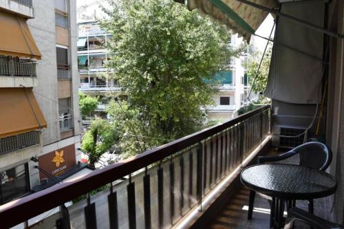 Colourful Apartment in AthensCity 1min from Subway