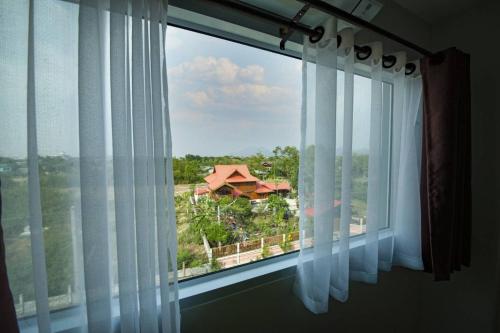 Gallery image of The charlotte smart hotel lopburi in Lop Buri