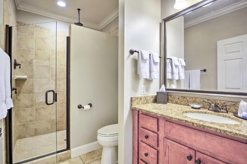 Ένα μπάνιο στο Anderson Creek Club Condo with Community Amenities!