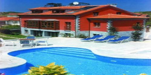 Πισίνα στο ή κοντά στο Apartamentos Cueto Mazuga I