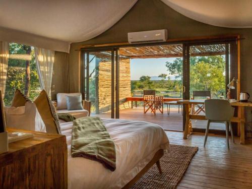 Zdjęcie z galerii obiektu Imagine Africa Luxury Tented Camp w mieście Balule Game Reserve