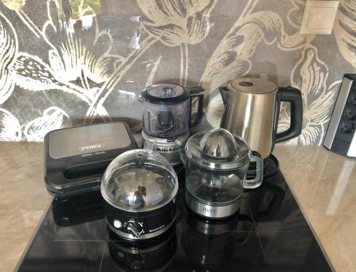 Tetera y cafetera en Oasis -Sea and Mountain View