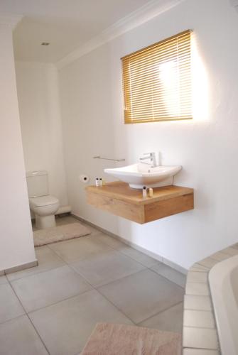 Un lugar para sentarse en Vaal De Vue Guesthouse