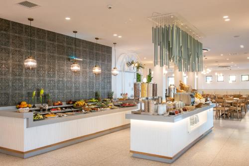 Jídlo v hotelu nebo okolí