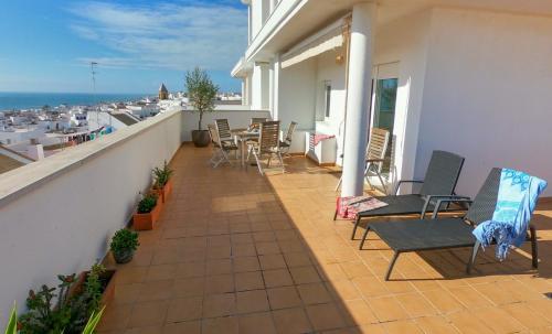 Fotografia z galérie ubytovania Terraza Trafalgar Apartamento tipo penthouse con enorme terraza y vistas al mar v destinácii Conil de la Frontera
