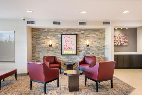 Red Roof Inn PLUS+ Boston - Logan Image