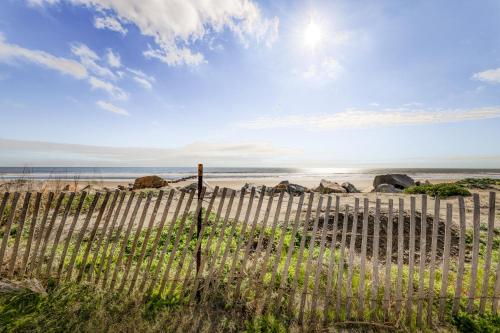 Gallery image of Cottage Off Center in Folly Beach