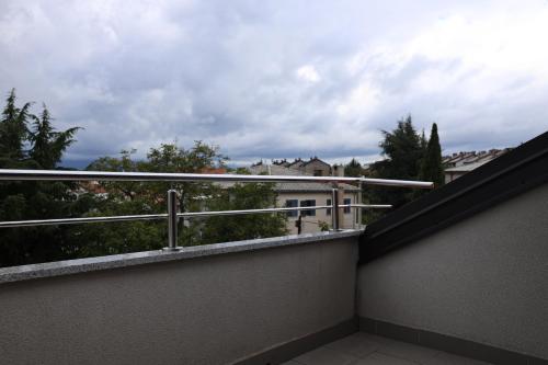Un balcón o terraza de Apartment Cvjetna