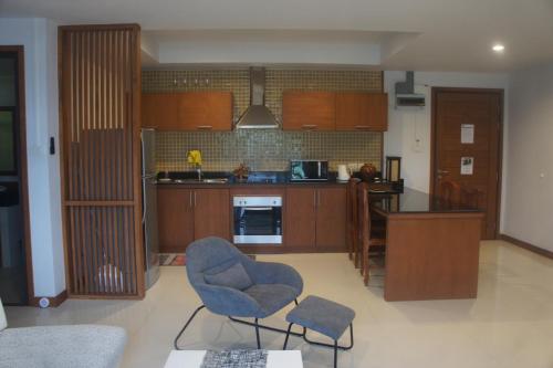 Dapur atau dapur kecil di Khanom Beach Residence Sea & Mountain View - 1 Bedroom