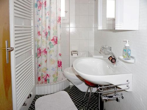 Koupelna v ubytování El Cantun - 7 Zimmer Einfamilienhaus mit 200m2
