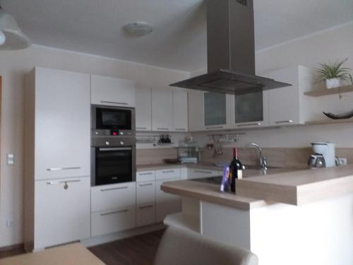 Cucina o angolo cottura di Ferienwohnung-Nassfeld-Haus Umschaden
