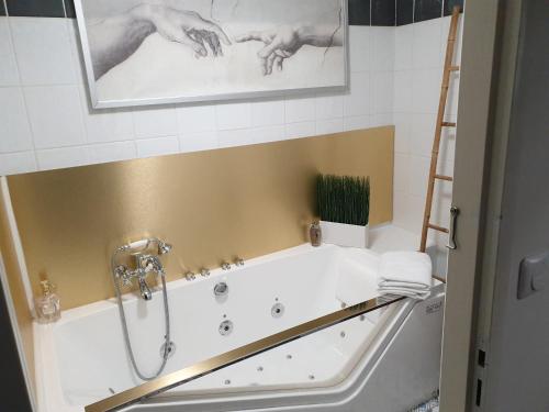 Les Précieuses Suites & Spa I photo 48