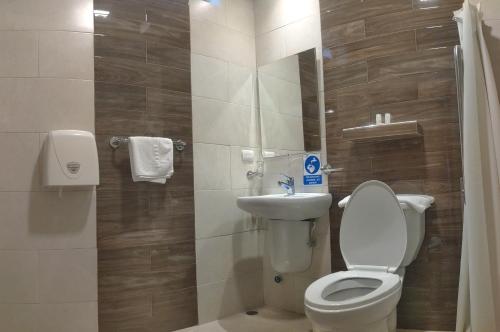 Koupelna v ubytování Hotel Cayapas Esmeraldas