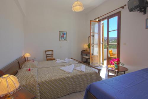 Gallery image of Hotel Swiss Home in Naousa
