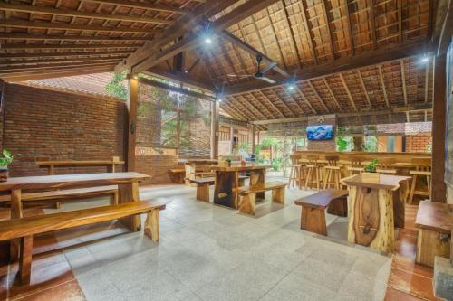 Un restaurant sau alt loc unde se poate mânca la Bata Merah Homestay
