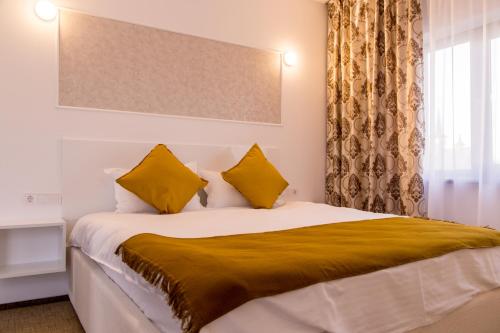 Gallery image of Complex Carol in Buzau