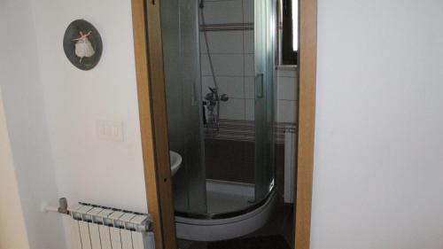 Apartman 100m2, full opremljen, privatni parking.