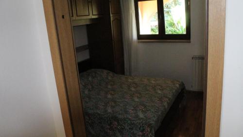 Apartman 100m2, full opremljen, privatni parking.
