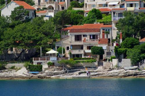 Gallery image of Beachfront house Pope B&B in Selca