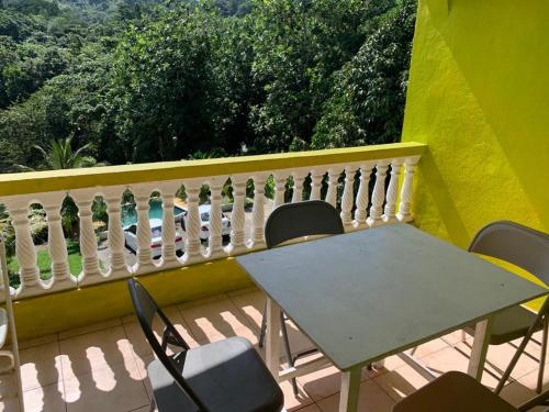 Ein Balkon oder eine Terrasse in der Unterkunft Tha Lagoon Spot